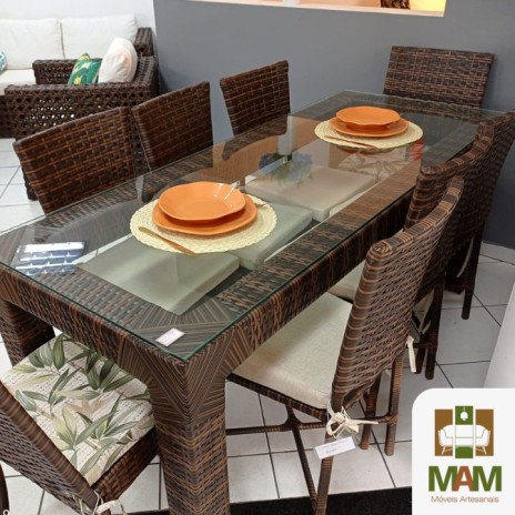 Conjunto de mesa com 8 cadeiras